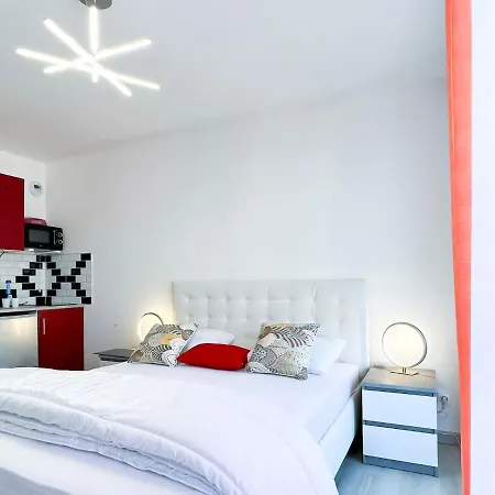 Myrtille Near Old Town Annecy